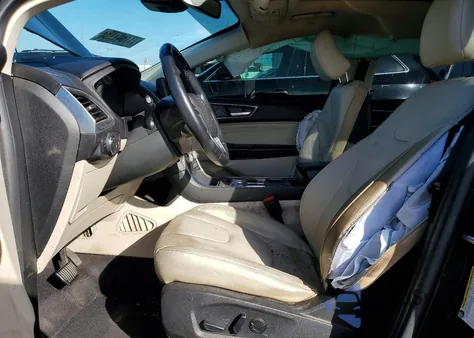 2022 Ford Edge Titanium z USA, uszkodzony, nr VIN 2FMPK4K93NBB00199